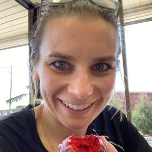 Meet your Posher, Elaine